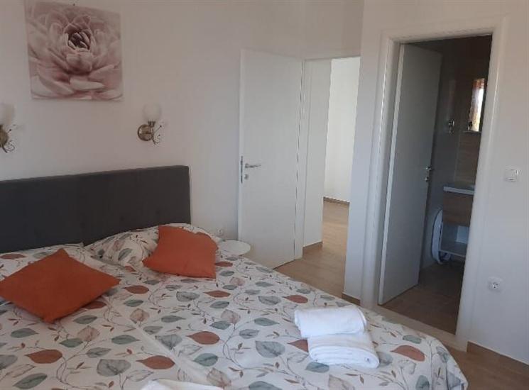 Apartment A4, for 6 persons