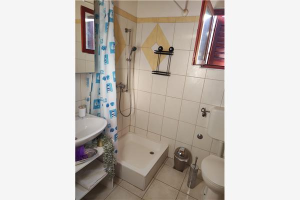 Apartment A6, for 6 persons