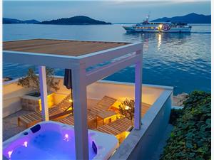 Apartment Iva , Size 80.00 m2, Airline distance to the sea 5 m, Airline distance to town centre 200 m