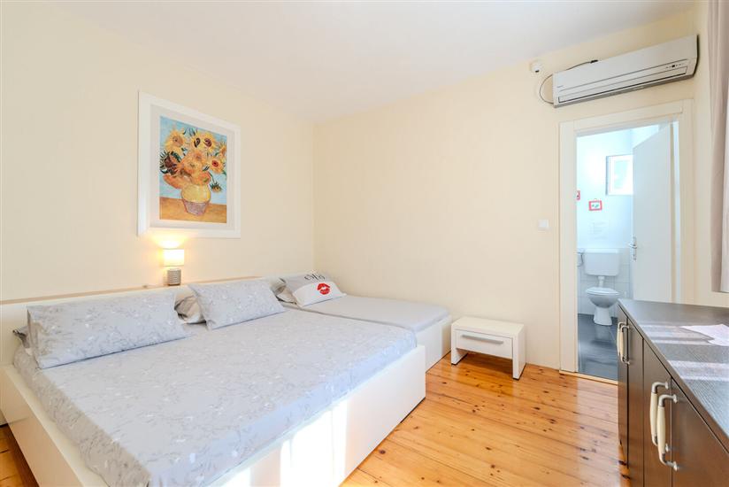 Apartment A1, for 6 persons