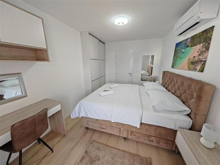 House K1, for 10 persons