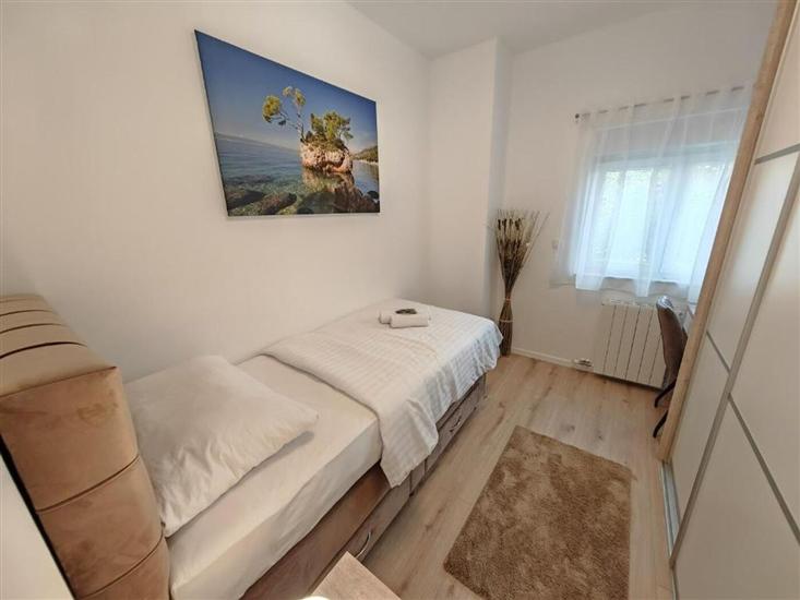 House K1, for 10 persons