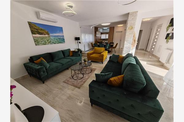 House K1, for 10 persons