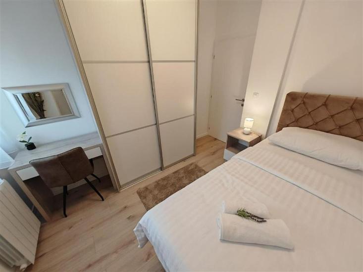 House K1, for 10 persons