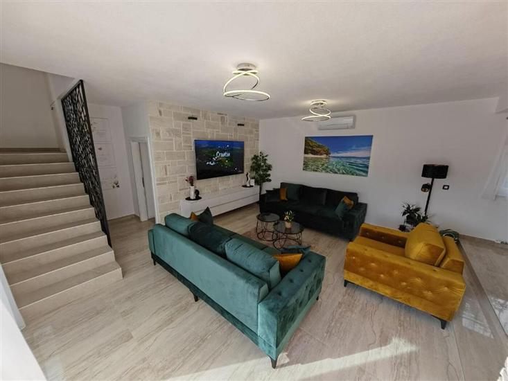 House K1, for 10 persons