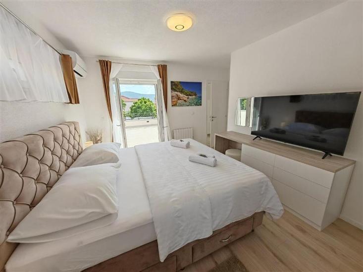 House K1, for 10 persons