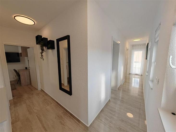 House K1, for 10 persons