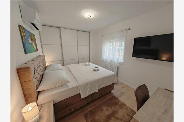 House K1, for 10 persons