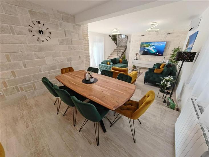 House K1, for 10 persons