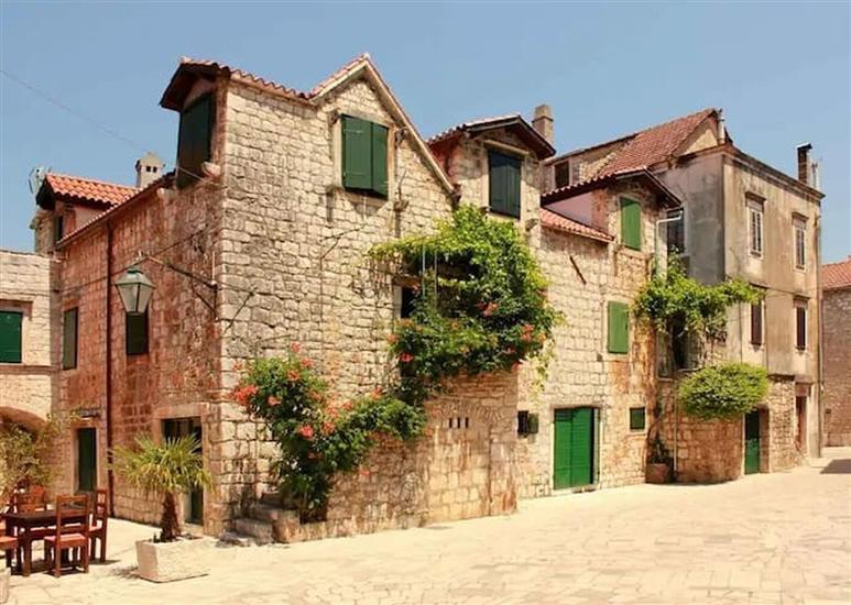 House Old town stone house