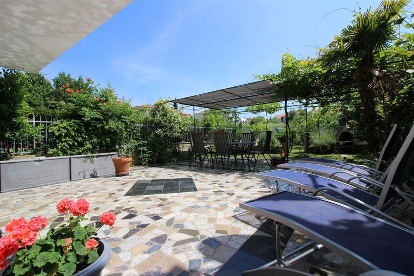 House Lavanda s lijepim vrtom