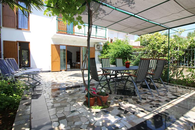 House Lavanda s lijepim vrtom