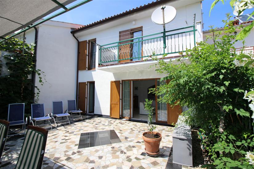 House Lavanda s lijepim vrtom