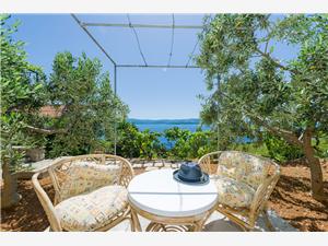 Apartments Nada Bol - island Brac, Stone house, Size 35.00 m2, Airline distance to the sea 200 m