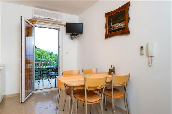 Apartment A6, for 4 persons