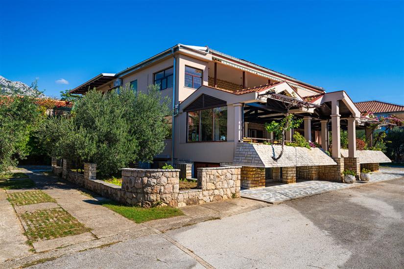 Apartments and Room Adriana