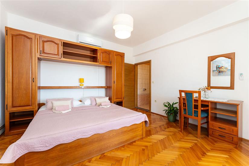 Room S2, for 2 persons