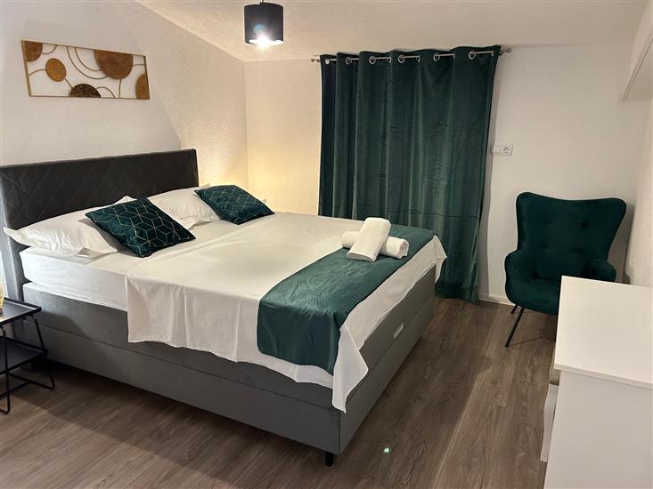 Apartment A4, for 7 persons