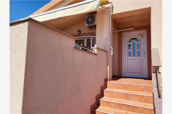 Apartment A2, for 6 persons