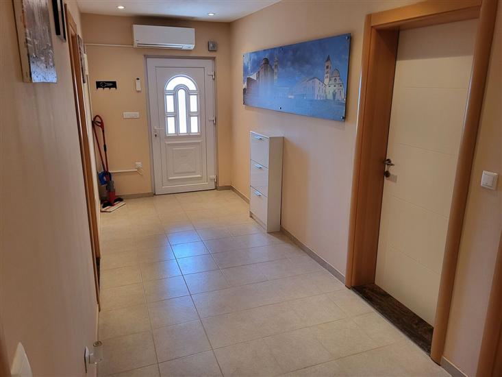 Apartment A2, for 6 persons