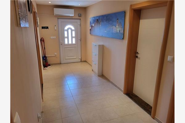 Apartment A2, for 6 persons