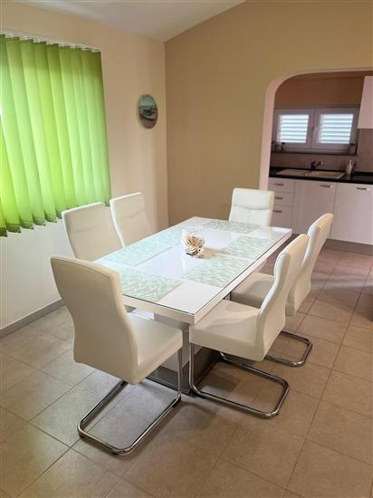 Apartment A2, for 6 persons