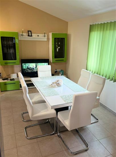 Apartment A2, for 6 persons