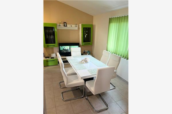 Apartment A2, for 6 persons