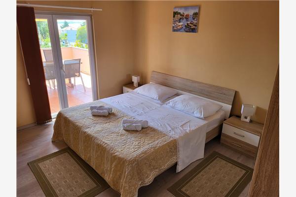 Apartment A2, for 6 persons