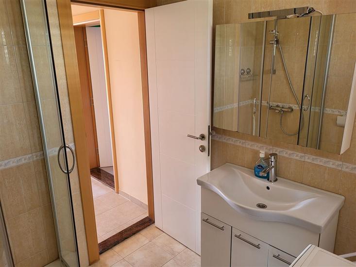 Apartment A2, for 6 persons