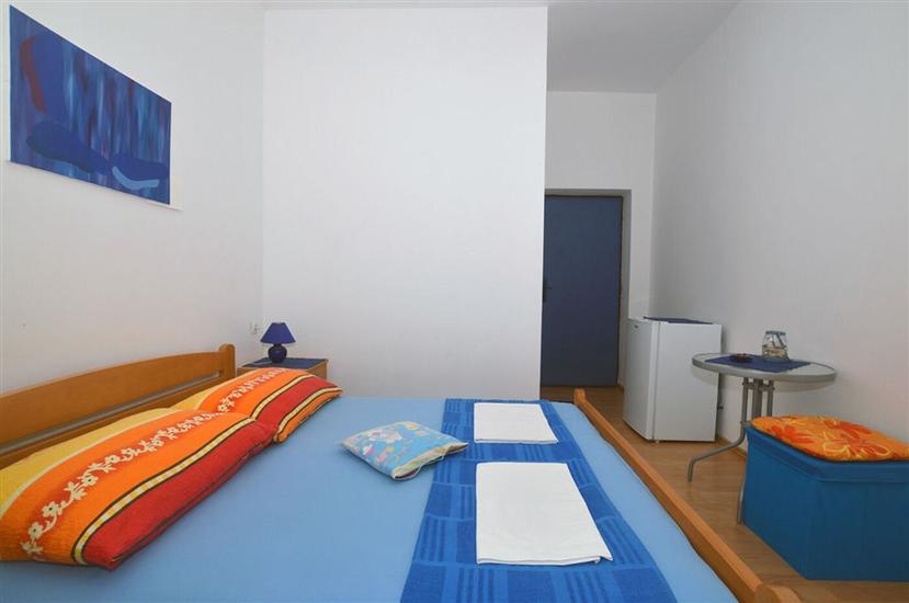 Room S2, for 2 persons