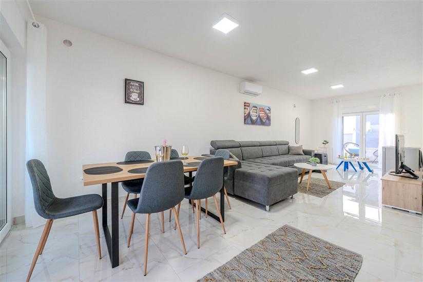 Apartment A1, for 6 persons