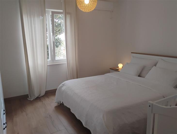 Apartment A1, for 5 persons
