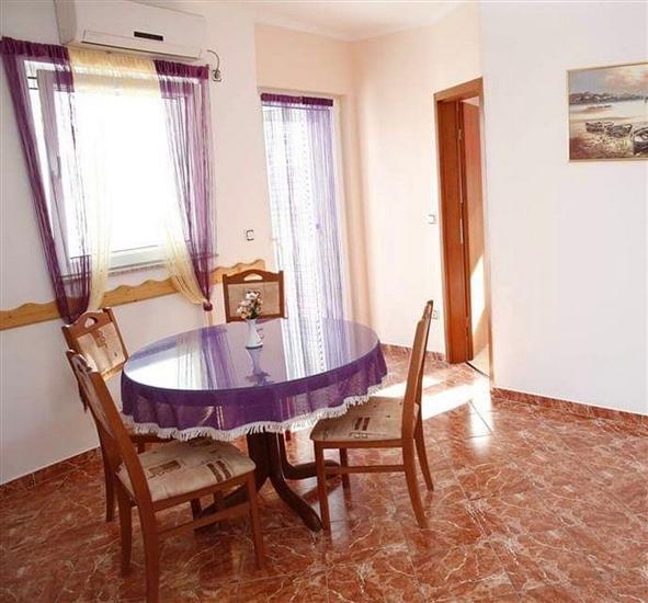 Apartment A4, for 4 persons