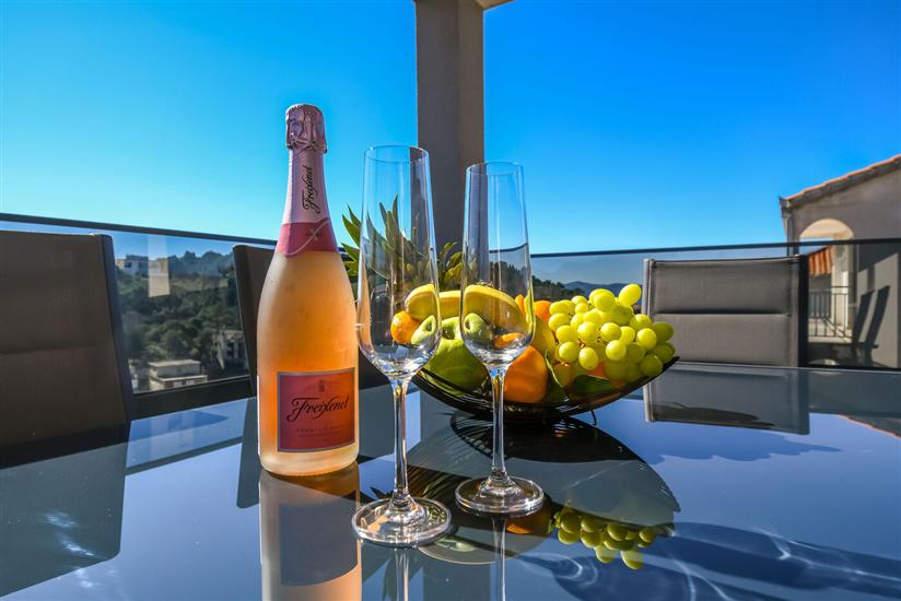 Apartment Silver Shine