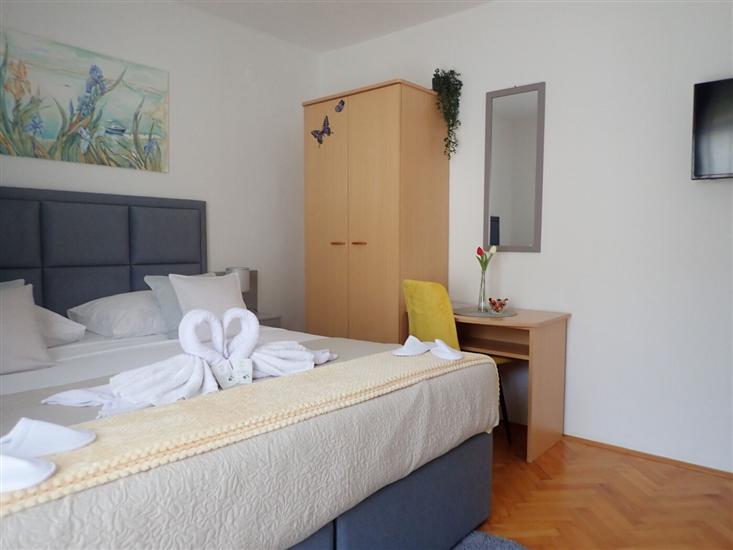Apartment A1, for 6 persons