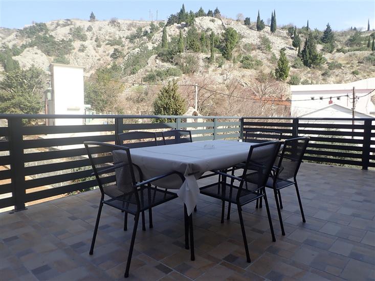 Apartment A1, for 6 persons