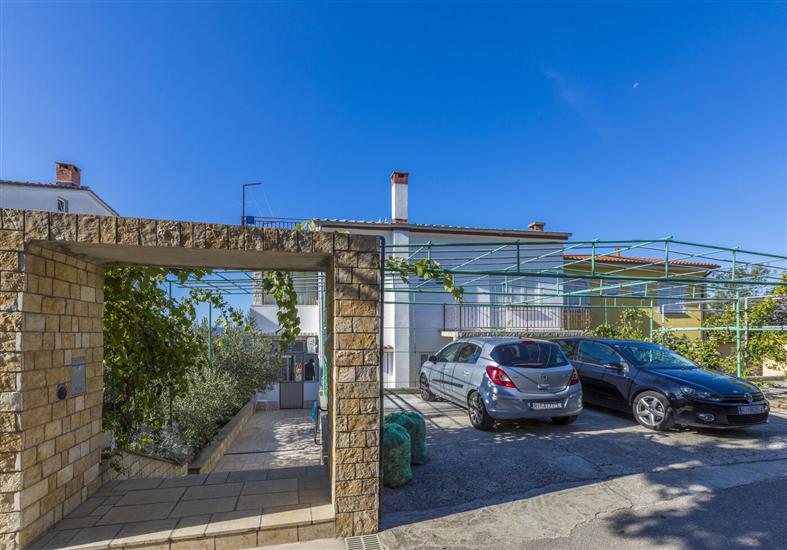 Apartments and Rooms Dotli