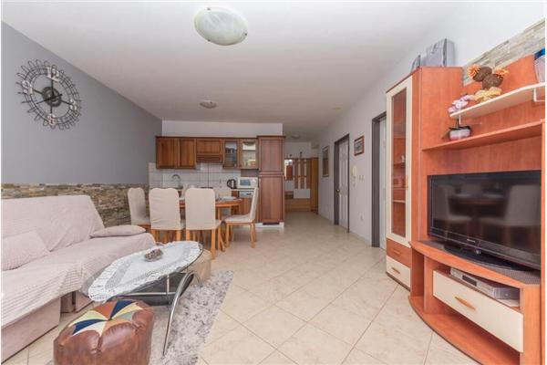 Apartment A2, for 6 persons