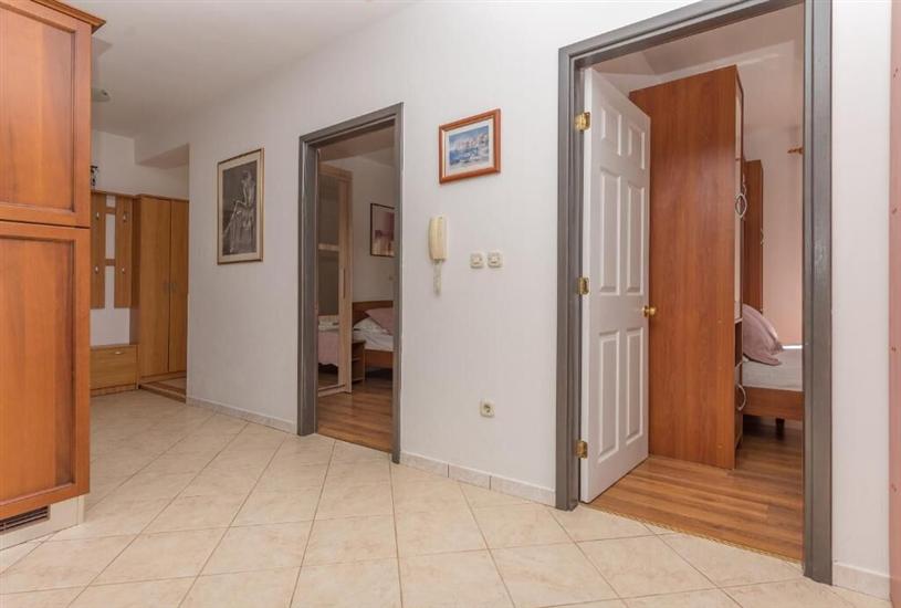 Apartment A2, for 6 persons