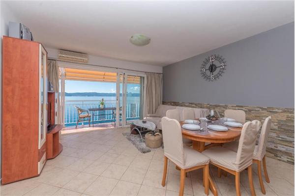 Apartment A2, for 6 persons