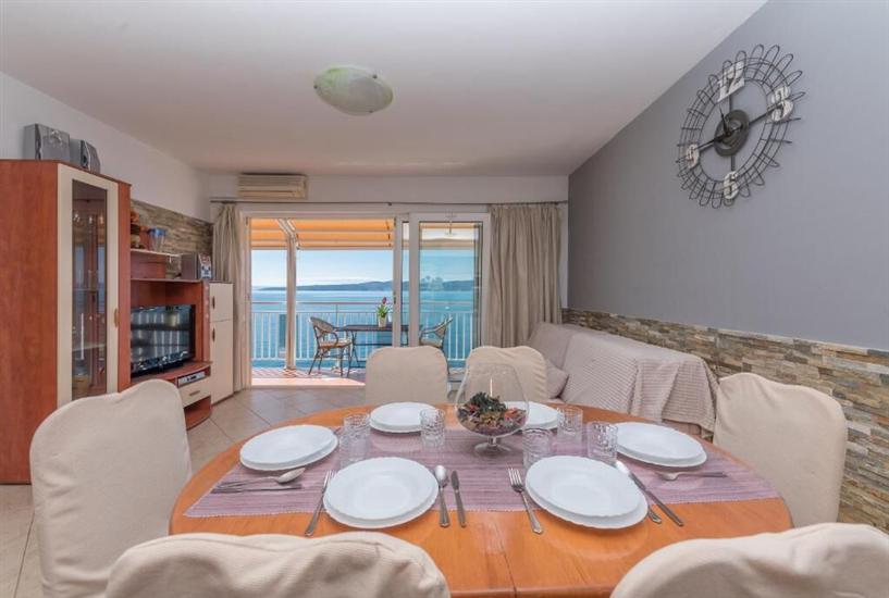 Apartment A2, for 6 persons