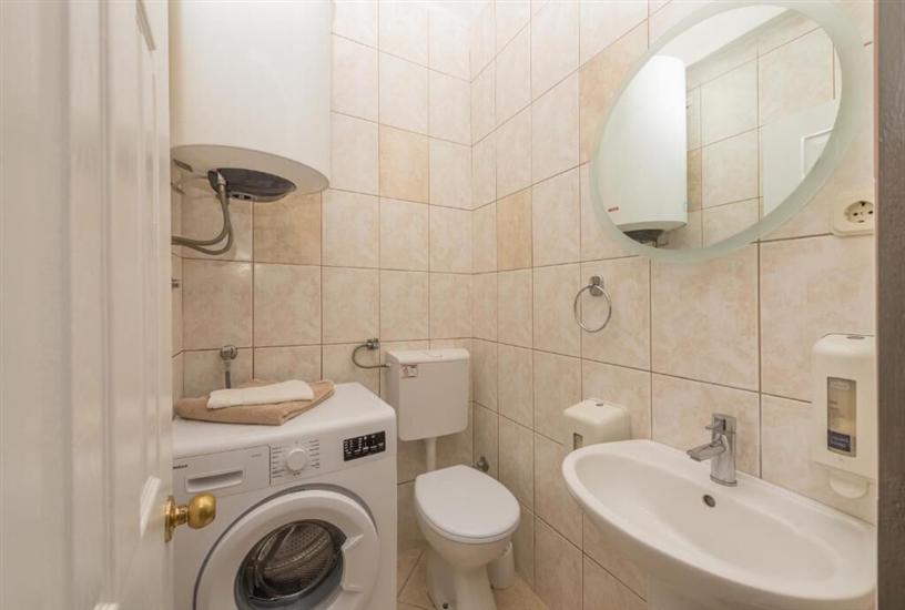 Apartment A4, for 8 persons