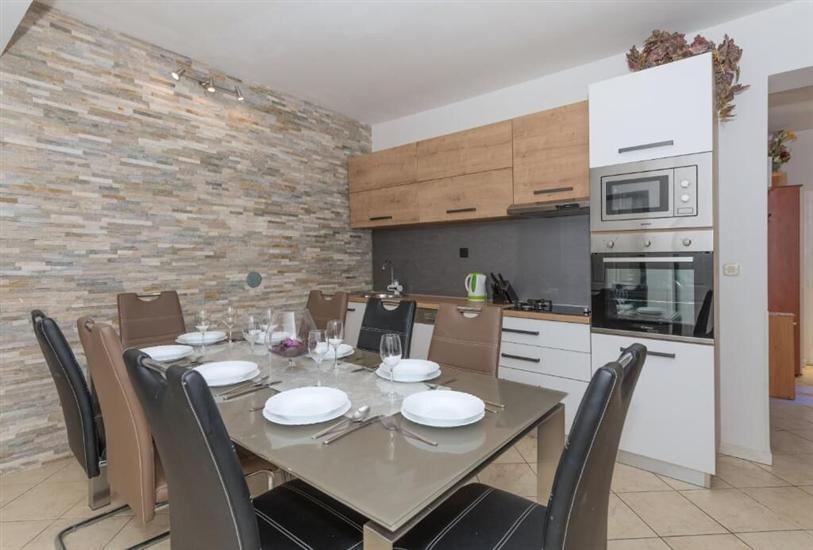 Apartment A4, for 8 persons