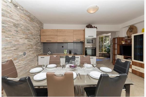 Apartment A4, for 8 persons