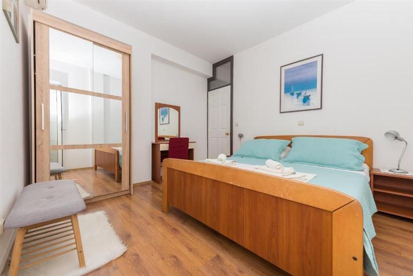 Apartment A4, for 8 persons