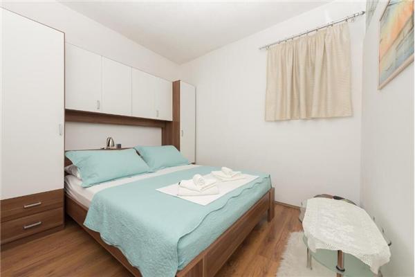 Apartment A4, for 8 persons