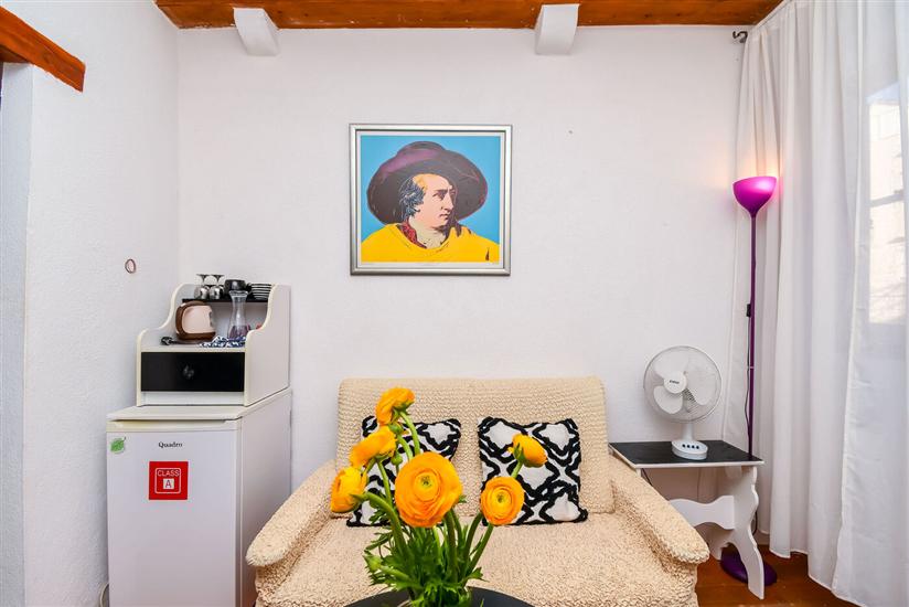 Room S1, for 2 persons