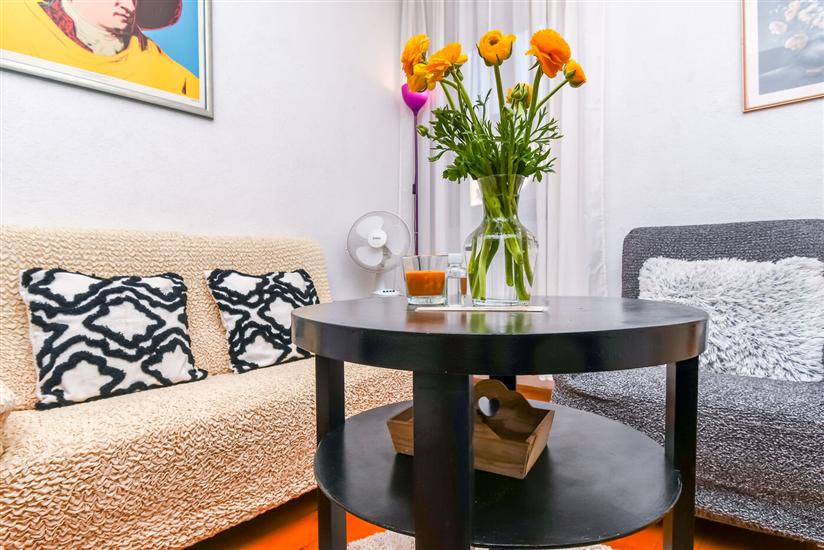 Room S1, for 2 persons