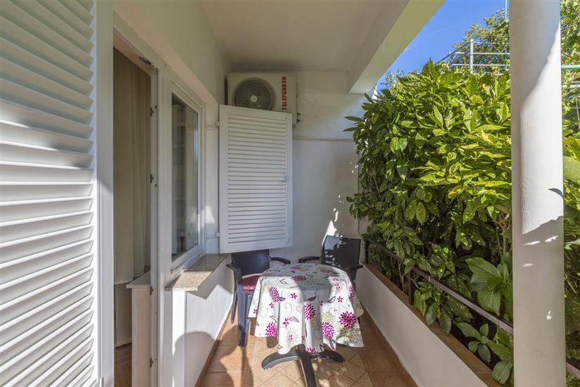 Room S1, for 2 persons